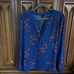 Ann Taylor Royal Blue Blouse with Red Floral Pattern Holidays Perfect Condition
